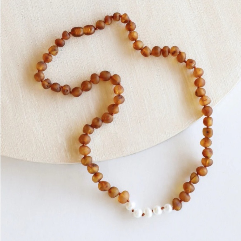 Elegant Amber and Pearl Necklace
